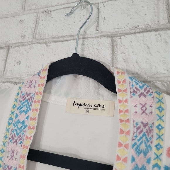 Impressions Embroidery Kimono - Size Medium - Picture 6 of 14